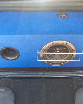 Subwoofer Kicker Comp. 18 cm completo di cassone