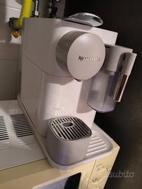 Macchina caffe De'Longhi Nespresso Lattissima One