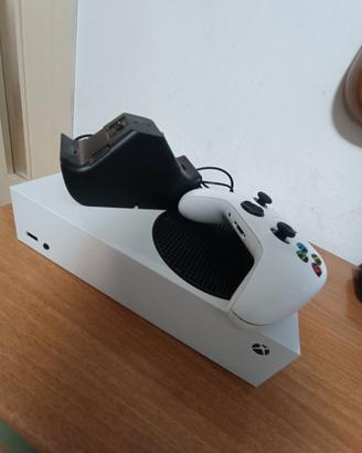 Xbox serie S, con joystick e batteria