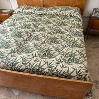 Letto  matrimoniale due comodini e mobile usati