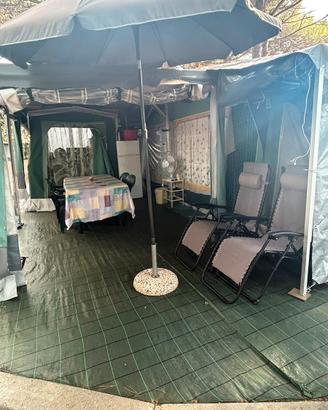 Roulotte completa di veranda, gazebo e cucinotto