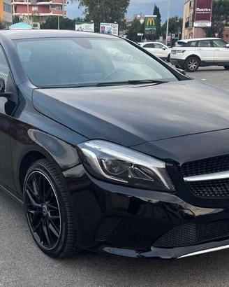 MERCEDES-BENZ CLASSE A 180 D PREMIUM