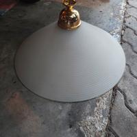 Lampadario in vetro bianco