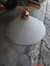 Lampadario in vetro bianco