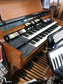 Organo hammond rhithm II