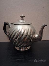 Teiera in metallo