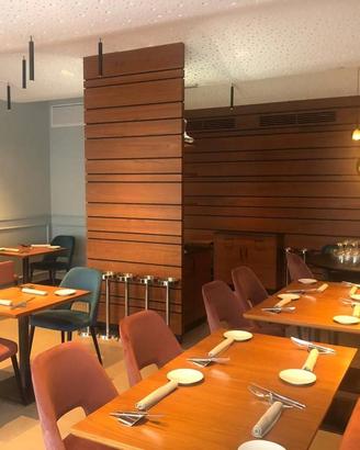 Attività / Licenza di 135 m² con 4 locali a Senago