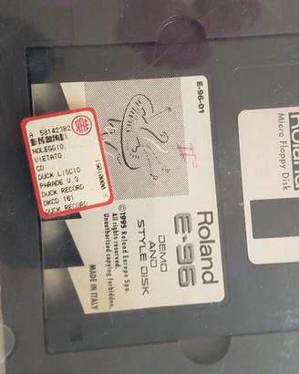 FLOPPY  ROLAND E 96 DEMO & STYLE