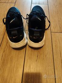 Nike Vomero 18 numero  44