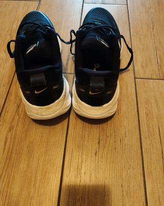 Nike Vomero 18 numero  44