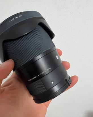 Sigma DC DN contemporary 16mm f1.4 attacco sony E