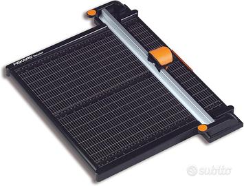 Tagliacarte A3 con lama rotante in titanio FISKARS