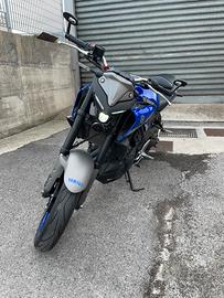 Yamaha MT-03 con Akrapovic