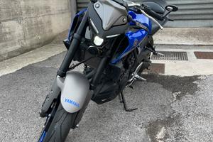 Yamaha MT-03 con Akrapovic