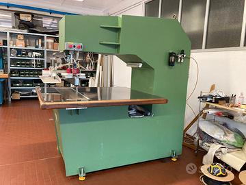 Saldatrice THF ultrasuoni per teloni in pvc