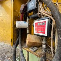 Pompa e contalitri per una cisterna di gasolio