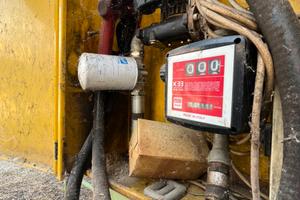 Pompa e contalitri per una cisterna di gasolio