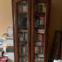libreria con vetrate