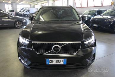 VOLVO XC40 T2 Geartronic Momentum AUTOCARRO N1
