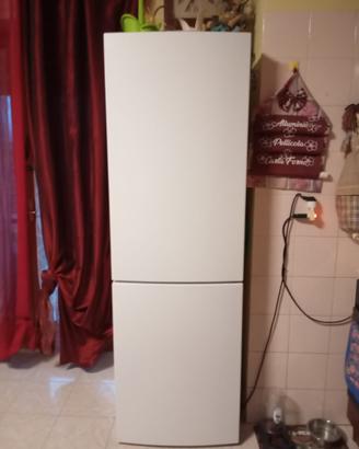 Frigorifero Haier con freezer sotto