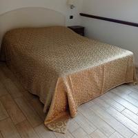 Copriletto matrimoniale damascato