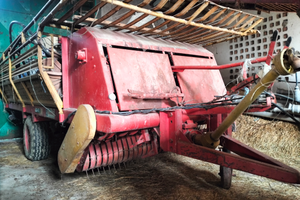 Autocaricante fieno con libretto stradale