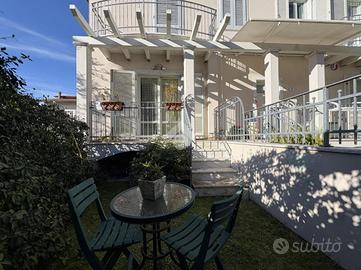 CASA SEMINDIPENDENTE A MASSA