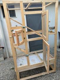 Voliera in legno