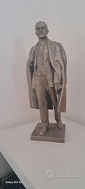 Statua di circa 35 cm, raffigurante Lenin.