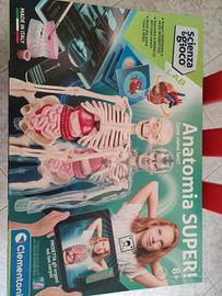 Anatomia SUPER! Come siamo fatti?