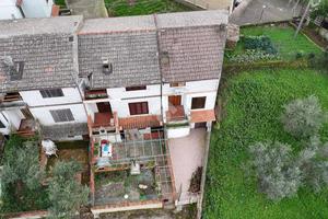 VILLA A SCHIERA A ROCCABASCERANA