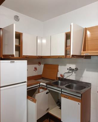 Kompakte Retro-Küchezeile / Cucina compatta rétro