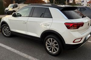 VOLKSWAGEN T-Roc 2023 Life 1000 tsi 110 cv