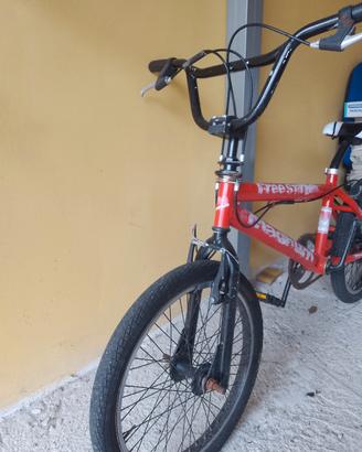 Bicicletta BMX 
