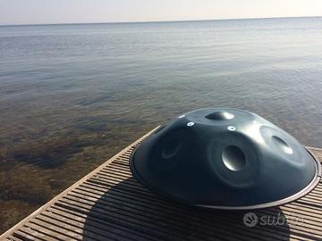 Handpan Annaziska 8+1 in tonalità Do diesis (Cis)