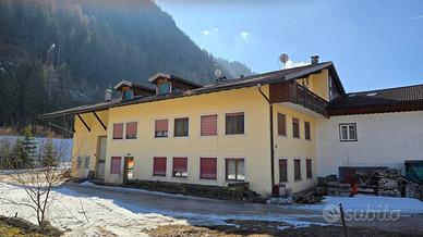 Immobile in asta di 3055 m² con più di 5 locali a 