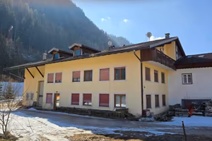 Immobile in asta di 3055 m² con più di 5 locali a 