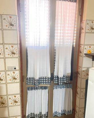 N 5 finestre complete e n 4 porte interno in legno