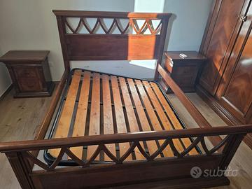 camera matrimoniale completa in legno massello