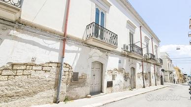 2 LOCALI A MANFREDONIA
