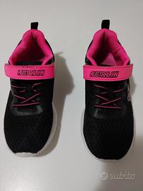 Scarpe da ginnastica nere e rosa n. 33