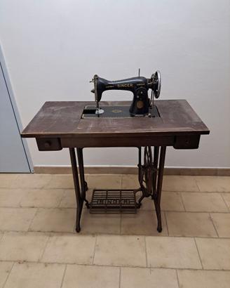 Macchina da cucire Singer anni 50