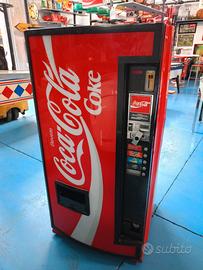 Distributore Coca Cola armadietto