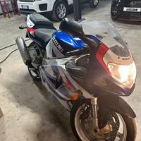 Moto Suzuki