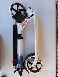 Monopattino Oxelo MID7 di Decathlon