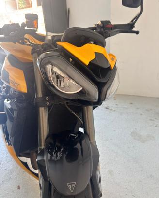 STREET TRIPLE 765 RS