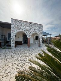 Villa con vista mare