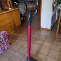 Pratica  esplendida scopa elettrica senza sacco