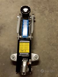 Martinetto idraulico