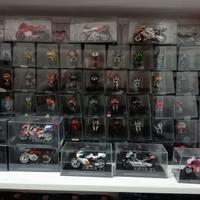 Collezione modelli moto da competizione